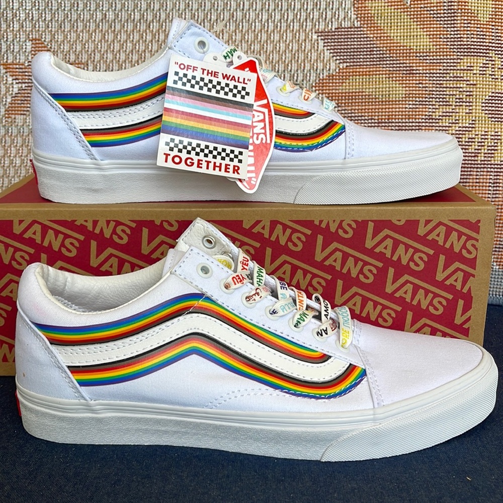 Vans Men’s Old Skool
(Pride) White/True White
VNOA5KRFB5U
Sneakers - athletic
